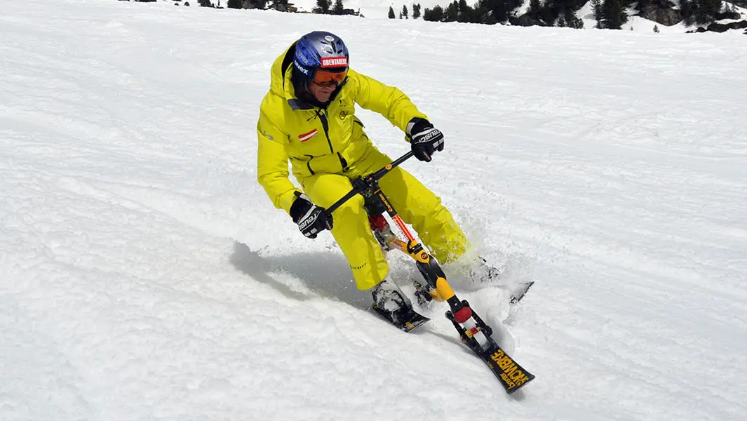 Skilehrer stellen 24-Stunden-Rekord mit dem Snowbike in Österreich auf