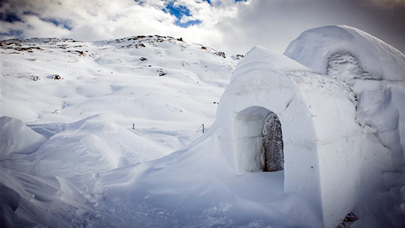 Largest-dome-igloo-made-of-snow-header